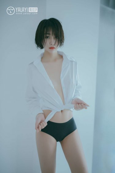 美女穿泳衣图片